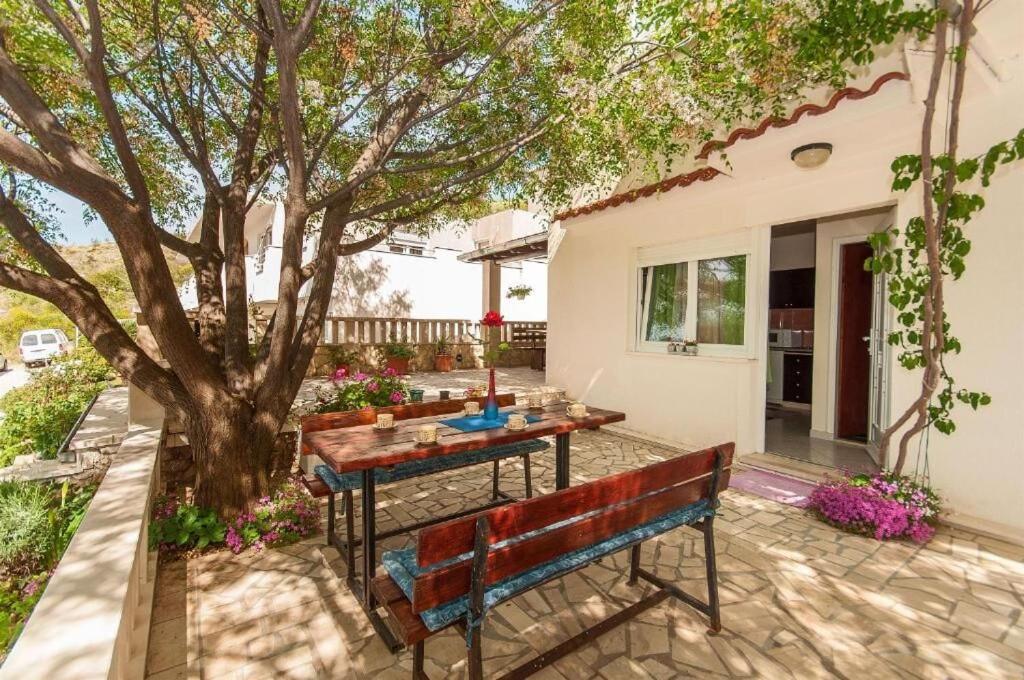 Apartments Zdenka Omiš Εξωτερικό φωτογραφία