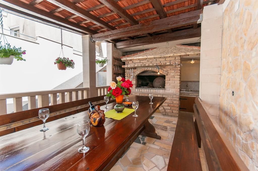 Apartments Zdenka Omiš Εξωτερικό φωτογραφία