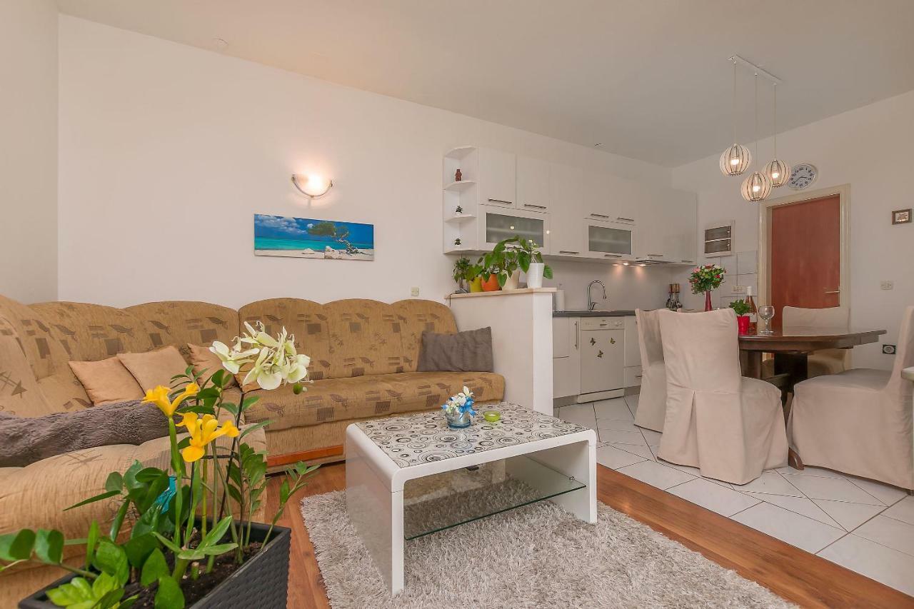 Apartments Zdenka Omiš Εξωτερικό φωτογραφία
