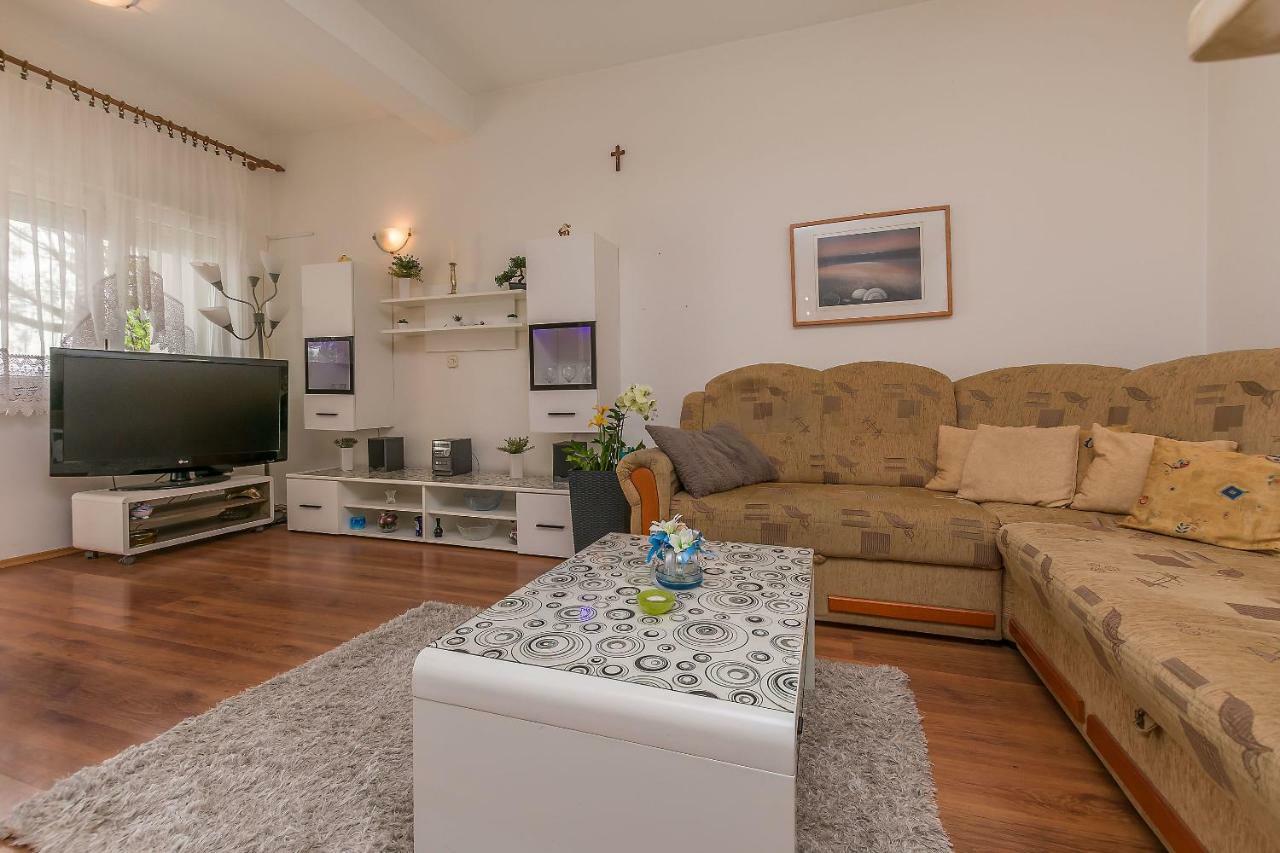 Apartments Zdenka Omiš Εξωτερικό φωτογραφία
