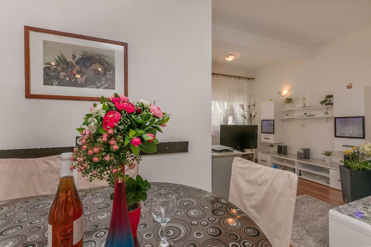 Apartments Zdenka Omiš Εξωτερικό φωτογραφία